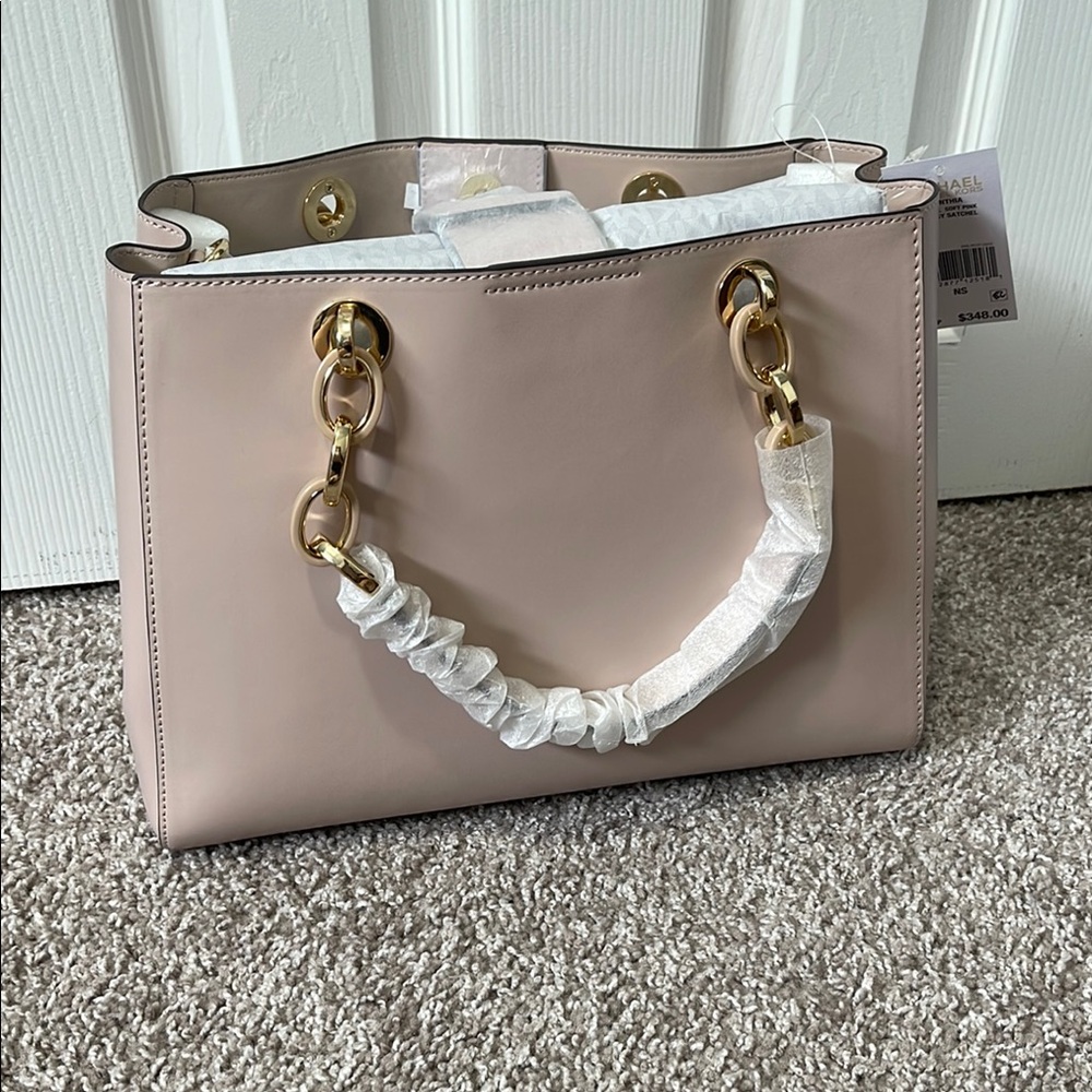 NWT Michael Kors Pink Bag with Gold Accents - Picture 4 of 8